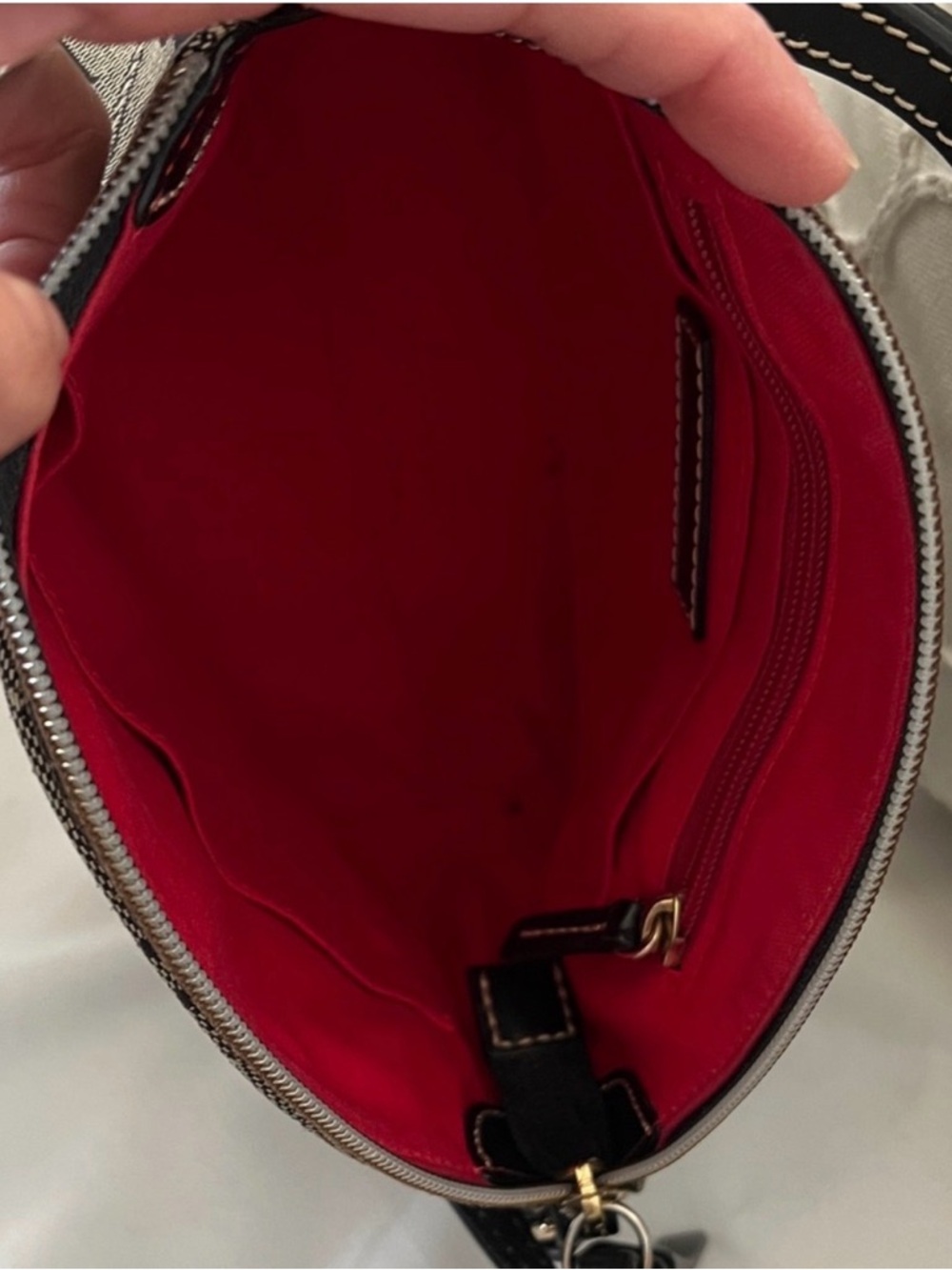 Dooney & Bourke EUC Gray Monogram Crossbody with Black Accents - Picture 8 of 8